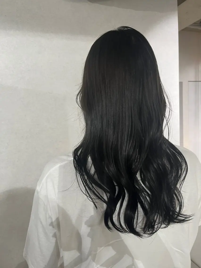 セミロング カラー グレージュ オリーブグレージュ オリーブグレー anon Loemのヘアスタイル