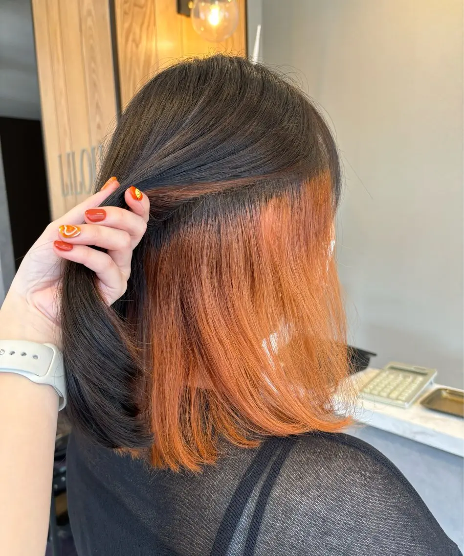 ミディアム カラー インナーカラー オレンジ 佐藤 優衣のヘアスタイル