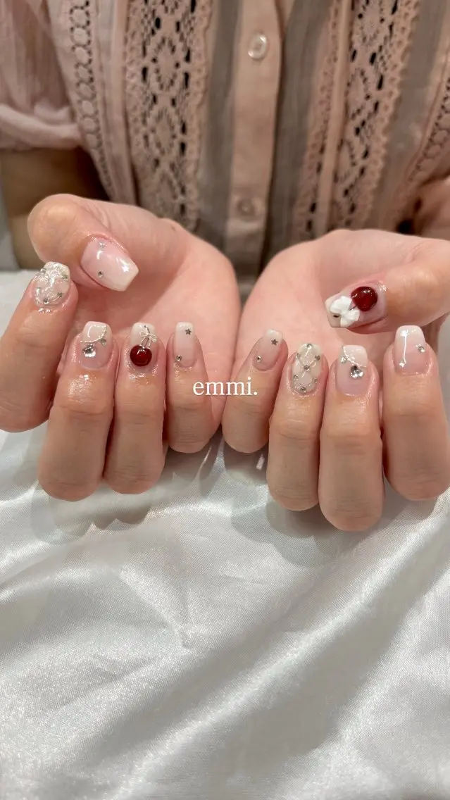ネイル チークネイル フレンチネイル ガーリー 氷ネイル・うるうるネイル キラキラネイル ハンドネイル emmi nailのネイルデザイン