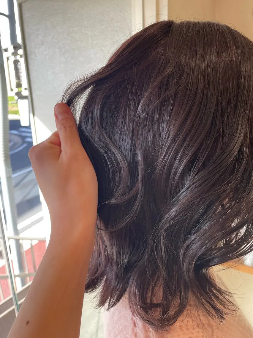 ミディアム ピンクブラウン 透明感カラー🫧/ レイヤー/髪質改善のヘアスタイル