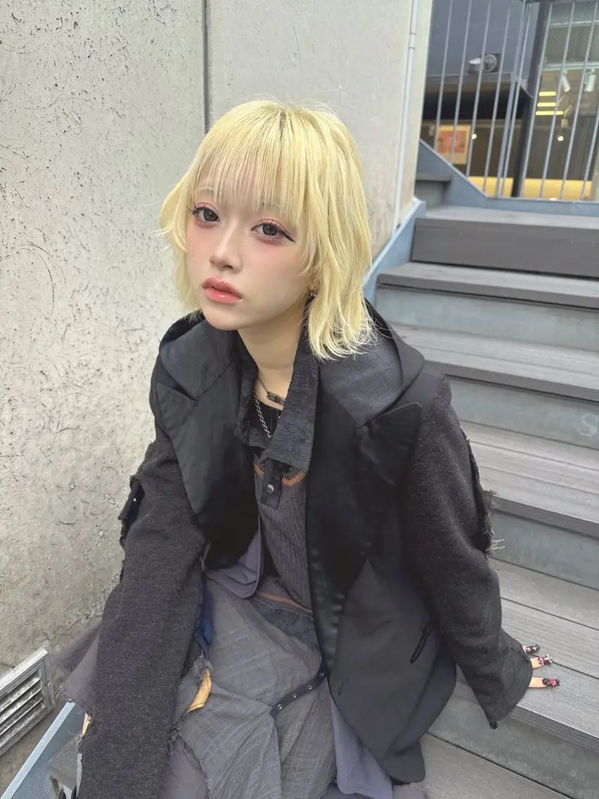 ショート カラー ブリーチ ブロンド ケアブリーチ 透明感カラー ハイトーンカラー カット ヘアカラー 💎透明感カラー特化 💎TAISEIのヘアスタイル