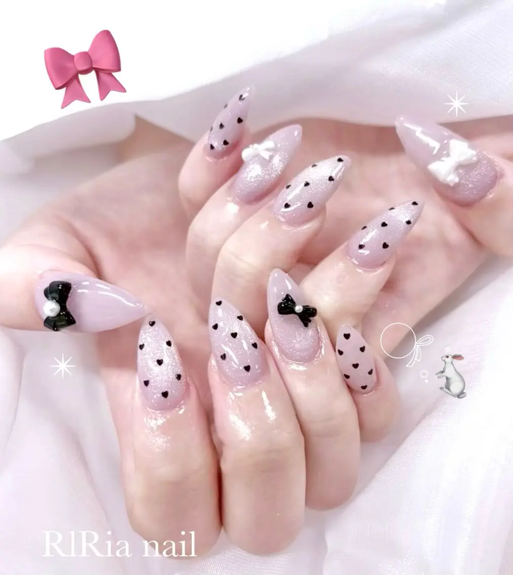 ネイル ドット ガーリー 韓国ネイル マグネットネイル リボン ハンドネイル 🎀RIRia nail🎀のネイルデザイン