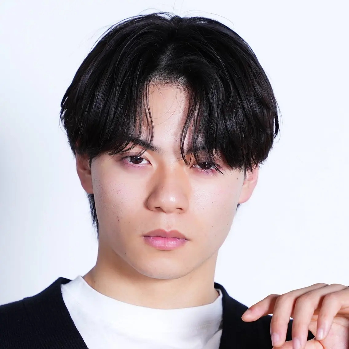 ミディアム メンズ カット ヘアセット メンズフェザー毛流れ パーマASHU渋谷のヘアスタイル