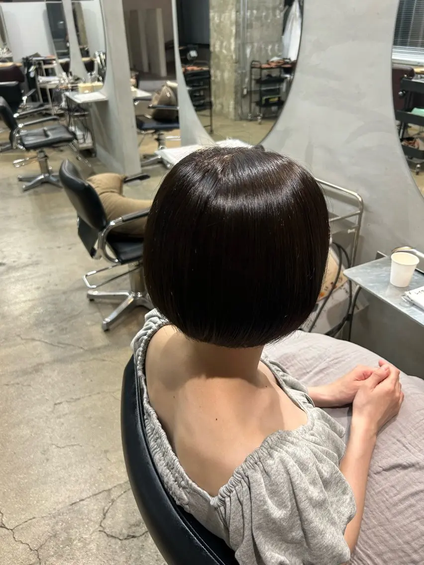 ショート ヘアカラー サワムラ ソナタのヘアスタイル