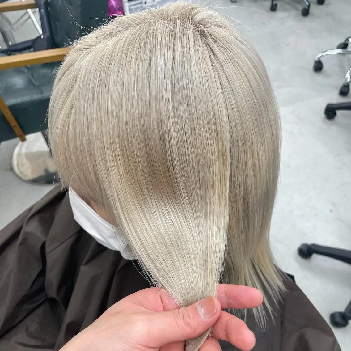 ミディアム カラー ヘアカラー トリートメント Lull1人美容室 バレイヤージュのヘアスタイル