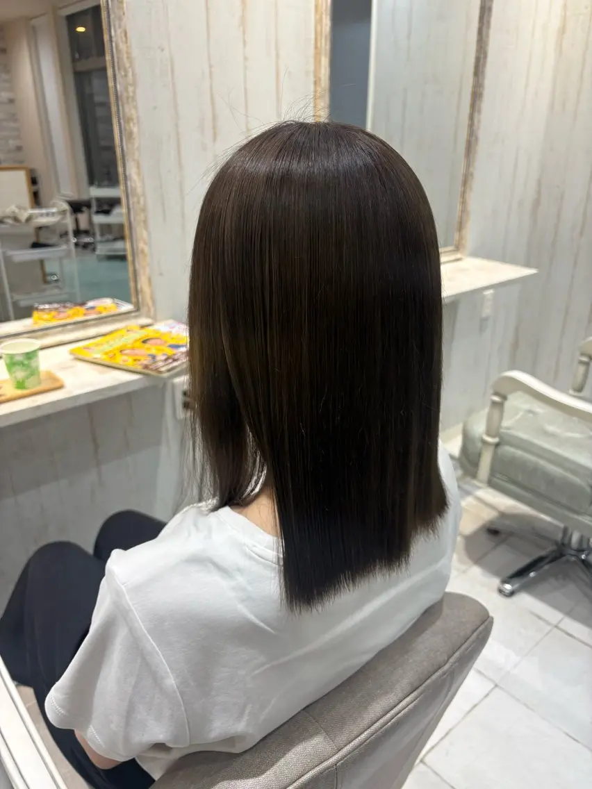 カラー ヘアカラー 岡田 真鈴のヘアスタイル