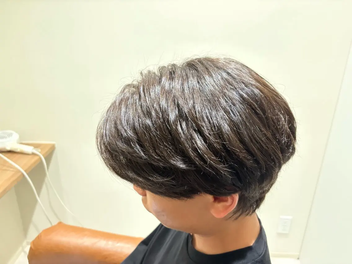 カラー メンズ ブラウンカラー オリーブブラウン ヘアカラー GUEST ヒロキのヘアスタイル