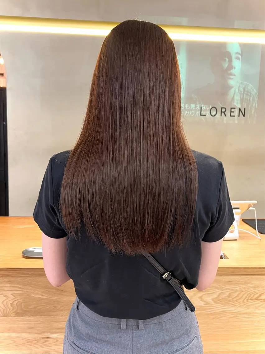 セミロング 髪質改善 似合わせレイヤー ＆縮毛矯正のヘアスタイル