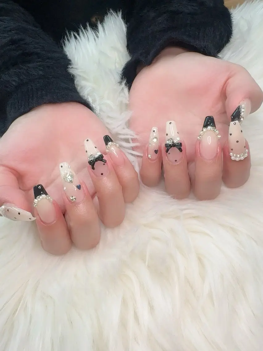 ネイル フレンチネイル 韓国ネイル マグネットネイル ニュアンスネイル オフィスネイル ハンドネイル Ha Nailのネイルデザイン