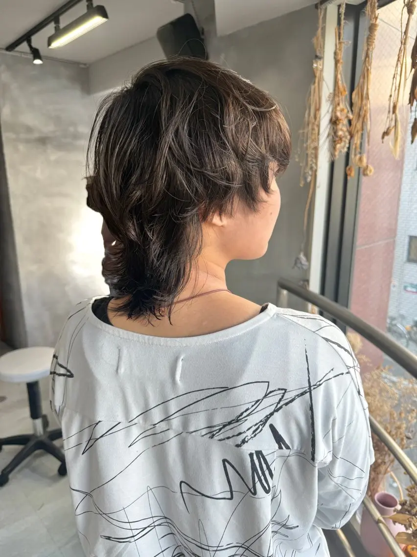 セミロング パーマ ウルフ レイヤー パーマ🪐MANAのヘアスタイル