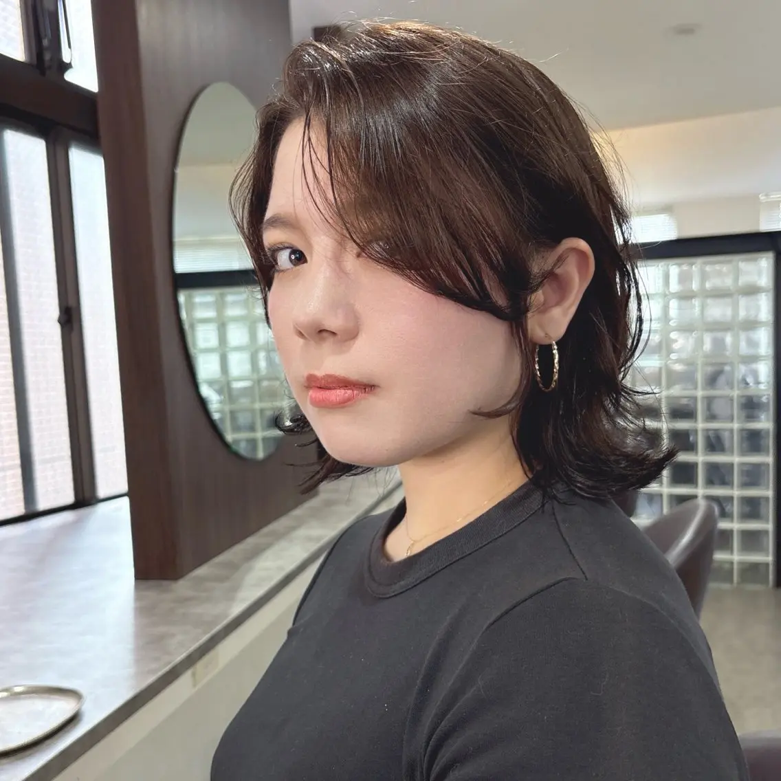 ミディアム カット ヘアカラー トリートメント タナカ レイヤのヘアスタイル