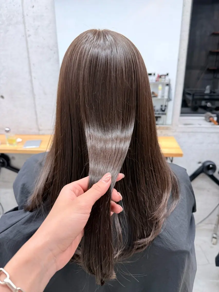ロング カット ヘアカラー 葉 /レイヤーカットのヘアスタイル