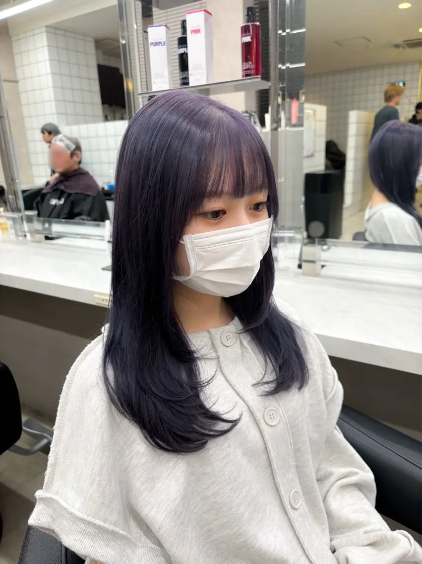セミロング カラー 抜け感レイヤー︴ ニュアンスカラーのヘアスタイル