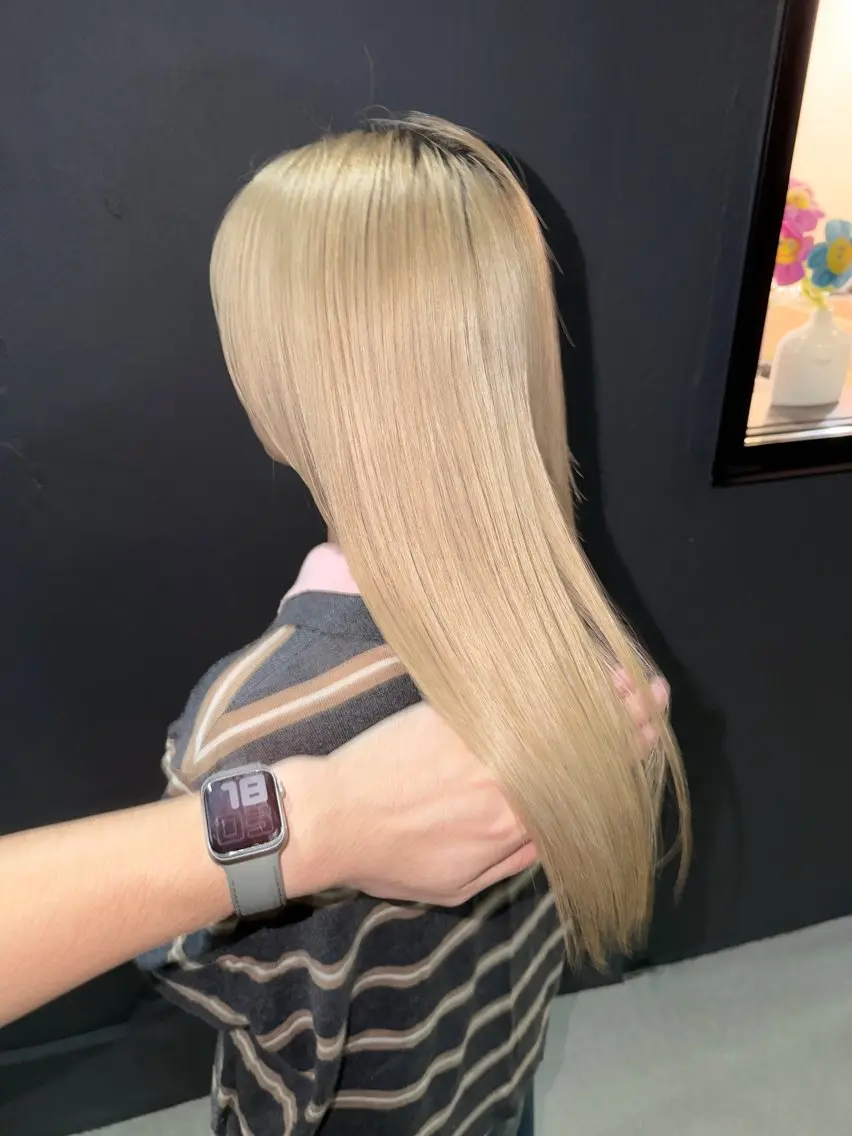 ロング カラー ブロンド ハイトーンカラー 髪質改善 トリートメント トリートメント 艶髪/透明感カラー tawadaのヘアスタイル