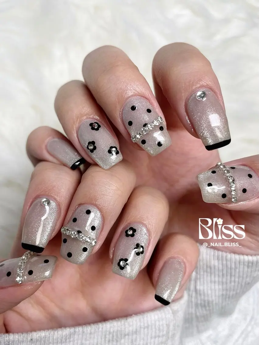 ネイル ガーリー マグネットネイル 持ち込み ハンドネイル NAIL BLISSのネイルデザイン