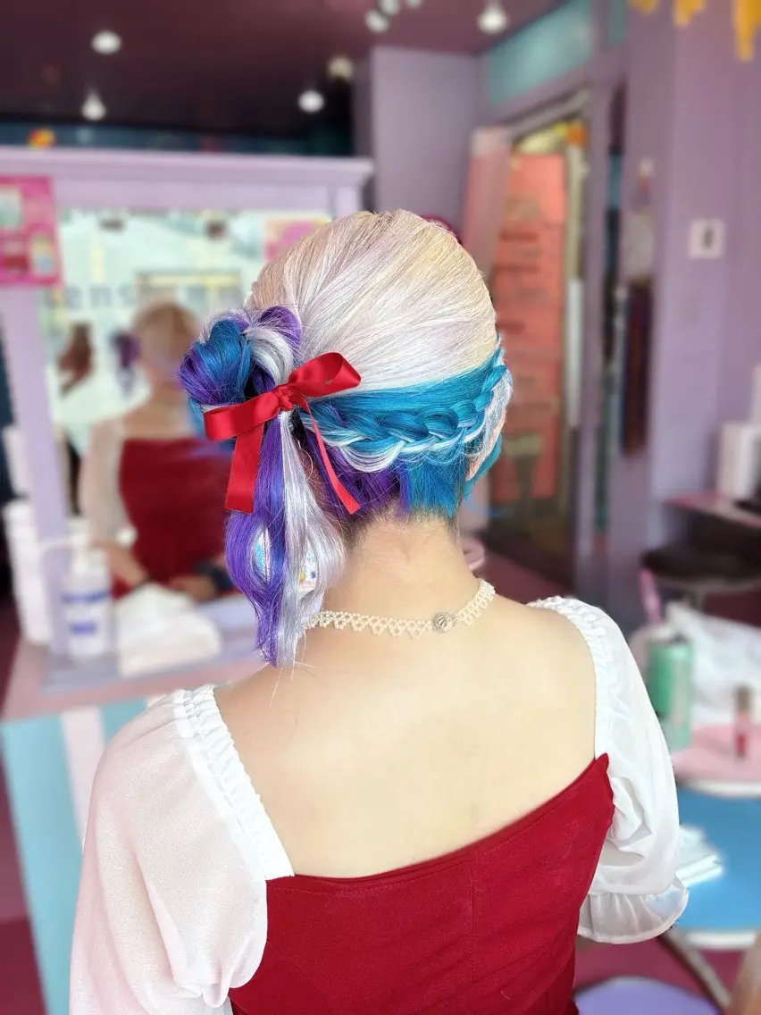 セミロング ヘアアレンジ 結婚式・ブライダル ヘアセット TOY🐈‍⬛🎀 派手髪/地雷系のヘアスタイル