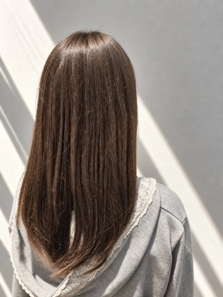 セミロング カラー ベージュカラー オリーブベージュ レイヤーカット カット ヘアカラー トリートメント terra✂️川嶋 大輔のヘアスタイル