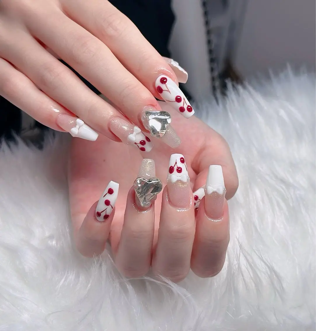 ネイル フレンチネイル ジェルネイル ガラスフレンチ ハロウィン ハート H.baby Nail Salonのネイルデザイン