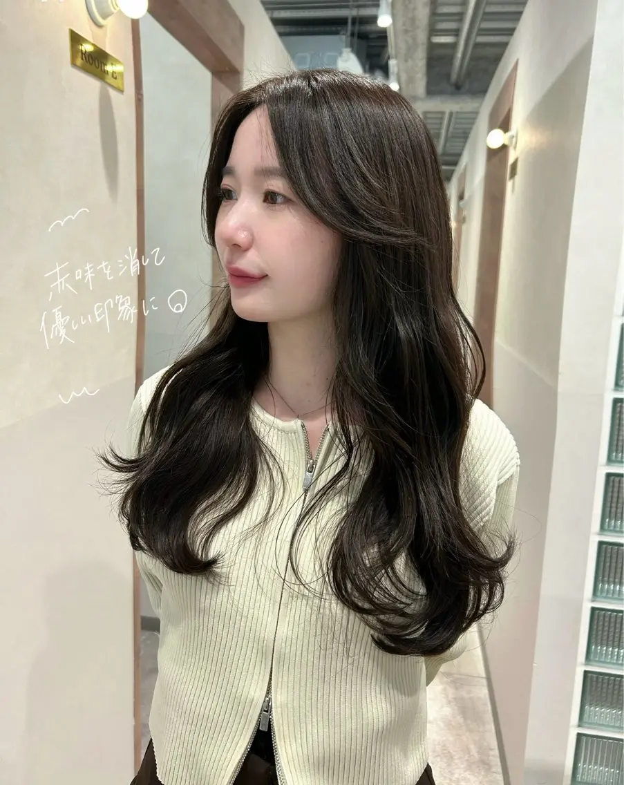 ロング カラー ブラウンカラー カット ヘアカラー トリートメント ヘッドスパ SALOWIN栄 三丁目 木戸里実のヘアスタイル
