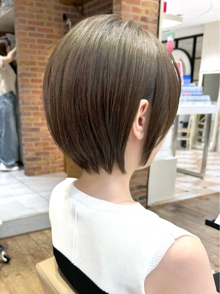 ショート カラー カット ヘアカラー トリートメント 💍新宿ショート 💍岩田莉奈のヘアスタイル