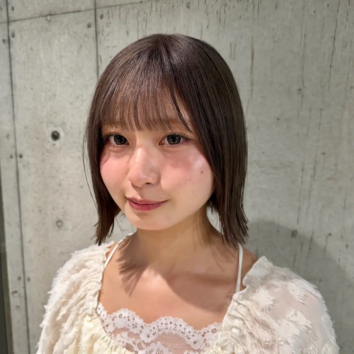 ミディアム カラー ヘアアレンジ カット ヘアカラー トリートメント 垢抜けボブ×透明 感カラーリクト💥のヘアスタイル