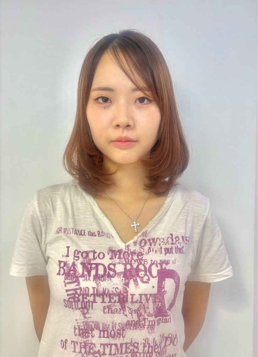 ミディアム ミディアムレイヤー くびれヘア 顔まわりレイヤー レイヤーカット カット 透明感カラー/韓国風 /moa🎀のヘアスタイル