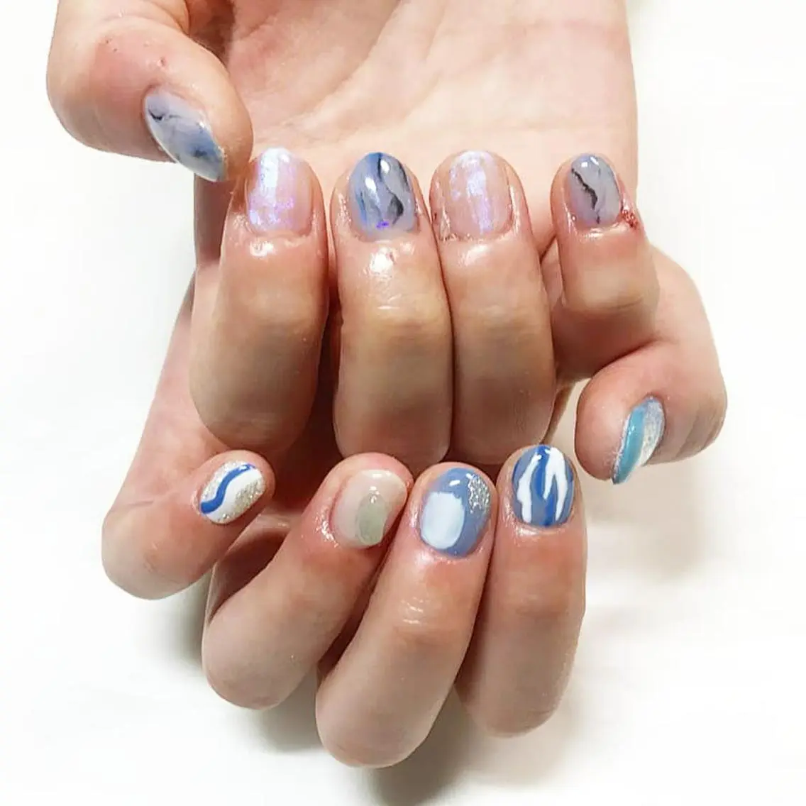 ネイル ブルー ニュアンスネイル ハンドネイル ハンドケア lylynail YUUKAのネイルデザイン