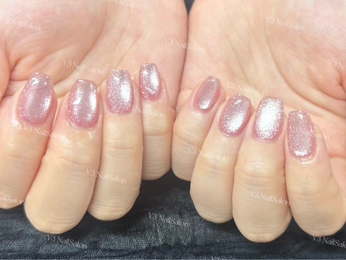 ネイル キラキラネイル マグネットネイル マグネットワンカラー オフィスネイル ワンカラーネイル ハンドネイル Y3 NailSalonのネイルデザイン