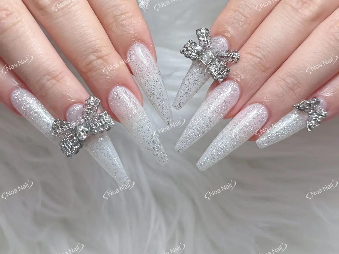 ロング ハンドネイル Noa Nailのネイルデザイン