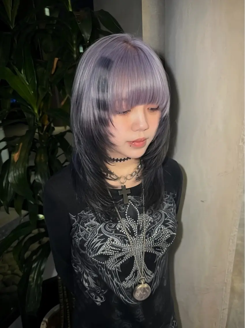 セミロング カラー レイヤー×ハイトーン ×デザイン 啓太のヘアスタイル