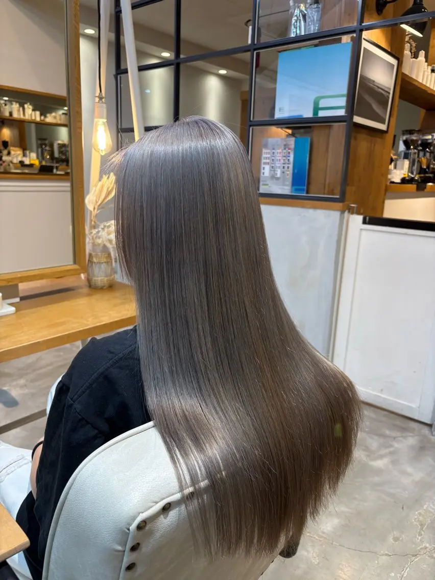 ロング カラー ダブルカラー シルバー reefur マリナのヘアスタイル