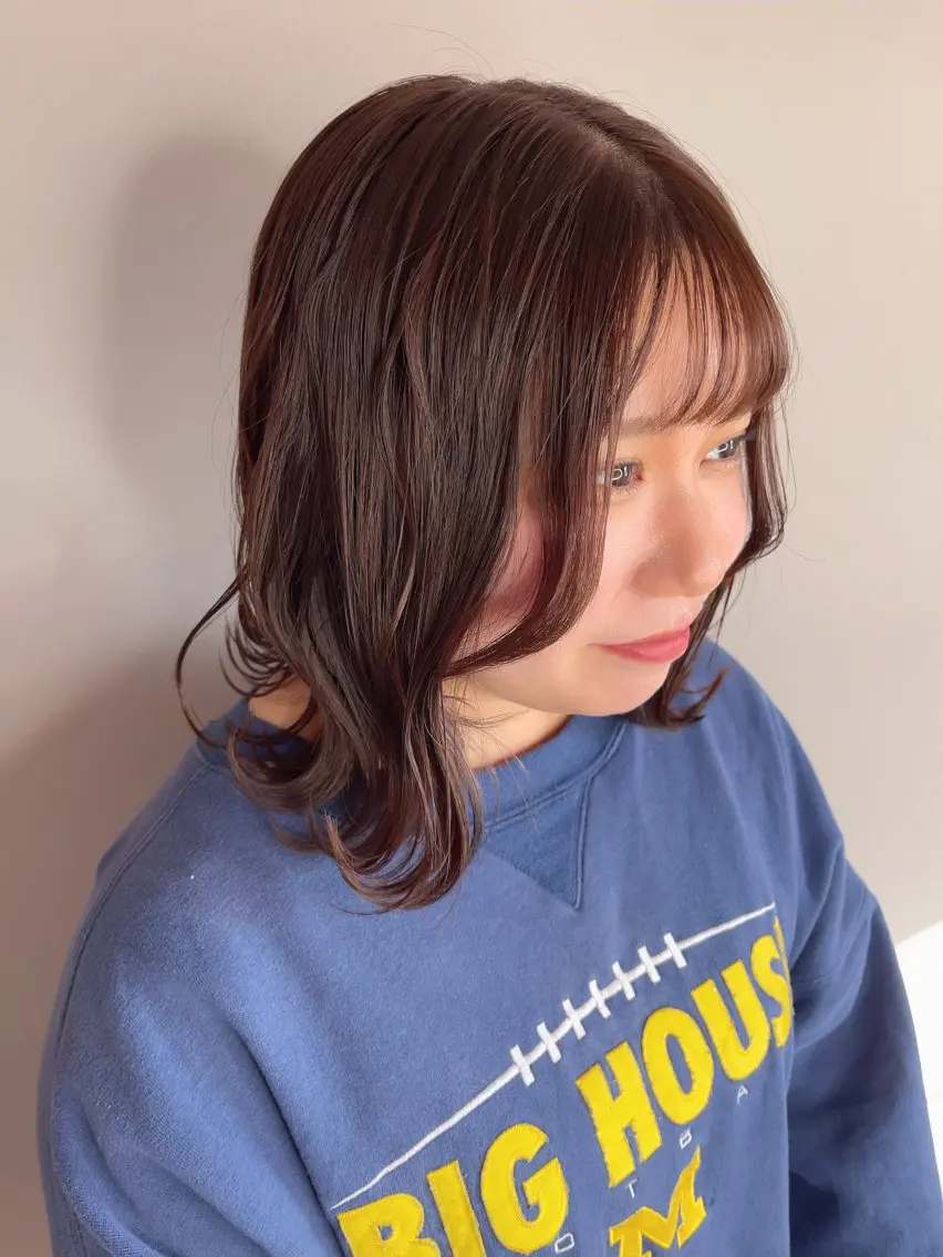 ミディアム カット ヘアカラー トリートメント 大良 彩水のヘアスタイル