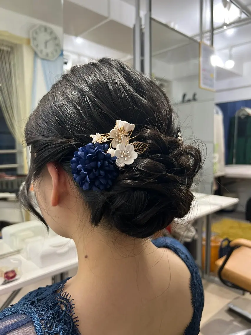 洋装ヘアセット   崩れにくく華やかなスタイルでお出かけの日をもっと可愛く💕の写真