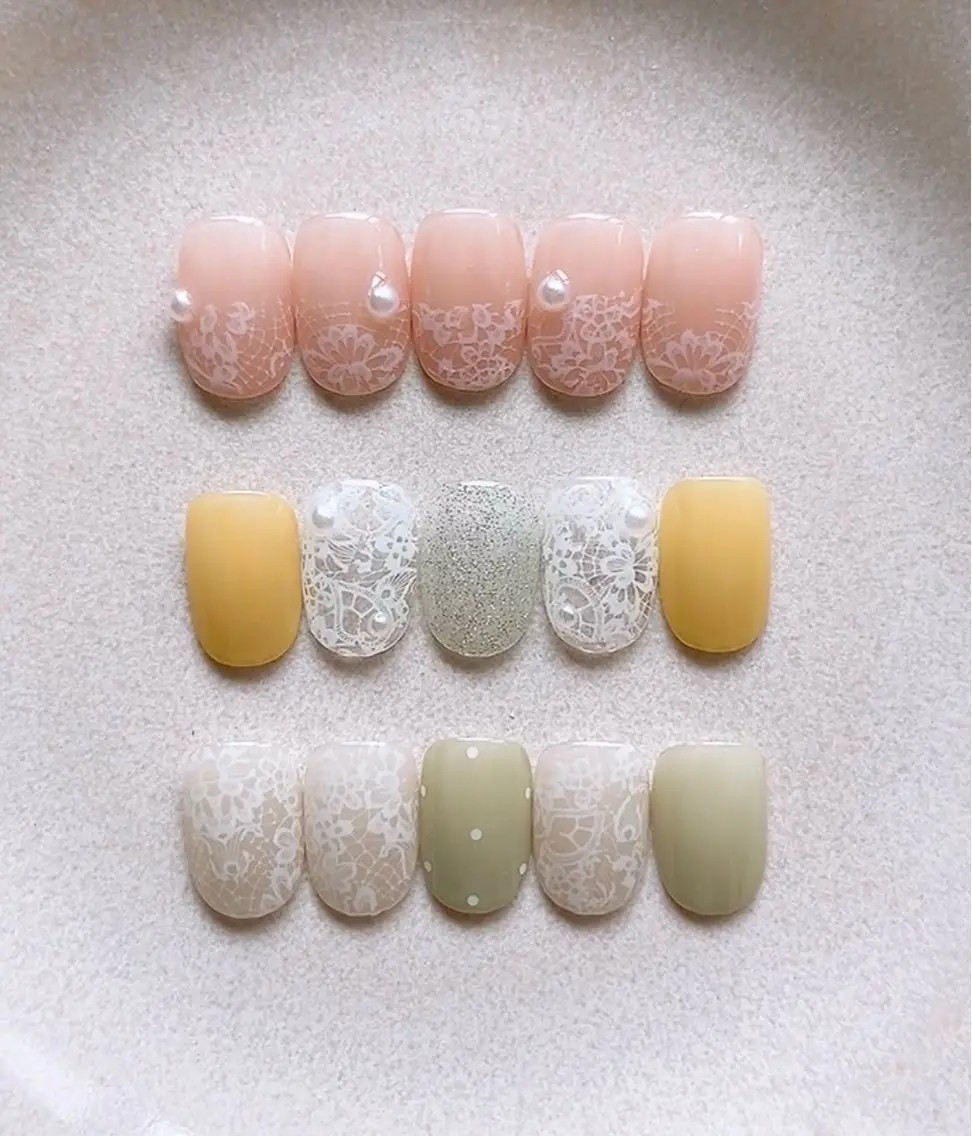 🉐レースネイル💅定額デザイン+甘皮ケア＋保湿オイルの写真