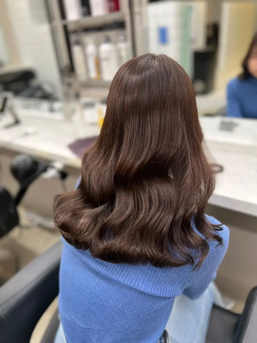 ミディアム カラー ふわっと抜け感🫧 ブラウンベージュ🤎のヘアスタイル