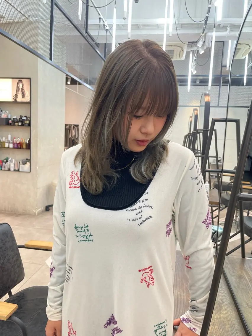 カラー ヘアカラー 🎀ボブ+ハイトーン シュカ👶🏻のヘアスタイル