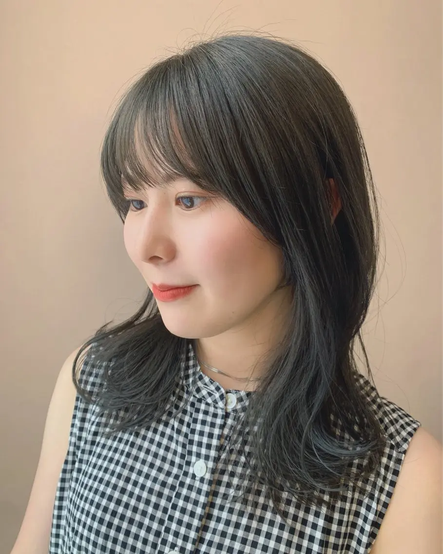 ロング カラー アッシュ ブリーチ 透明感カラー ブリーチなしカラー オリーブアッシュ hubhair レイヤー/透明感のヘアスタイル