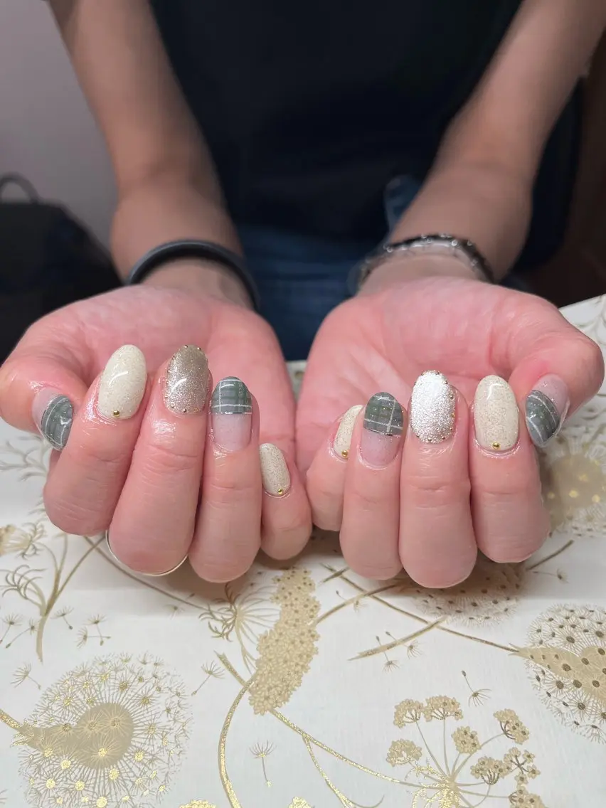 ネイル フレンチネイル マグネットネイル 冬ネイル ハンドネイル miel nailのネイルデザイン