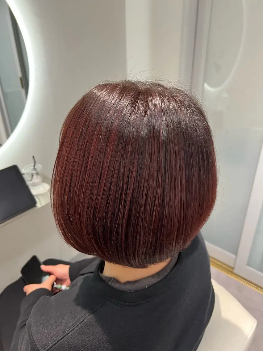 ショート カラー ピンクカラー レッドカラー ヘアカラー 西川 凜のヘアスタイル