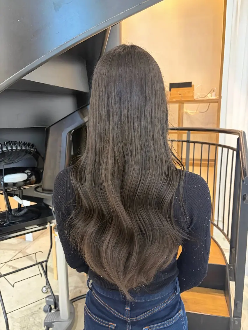 ロング カラー パーマ ヘアアレンジ ベージュカラー 透明感カラー 韓国風ヘア レイヤーカット カット ヘアカラー 中顔面短縮カット🪽 レイヤー🥀コウヘイのヘアスタイル