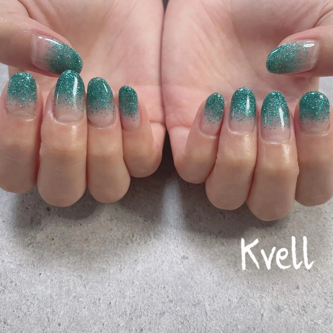 ネイル グリーン ラメ(グリッター) ラメグラデーション ハンドネイル nailsalon Kvellのネイルデザイン