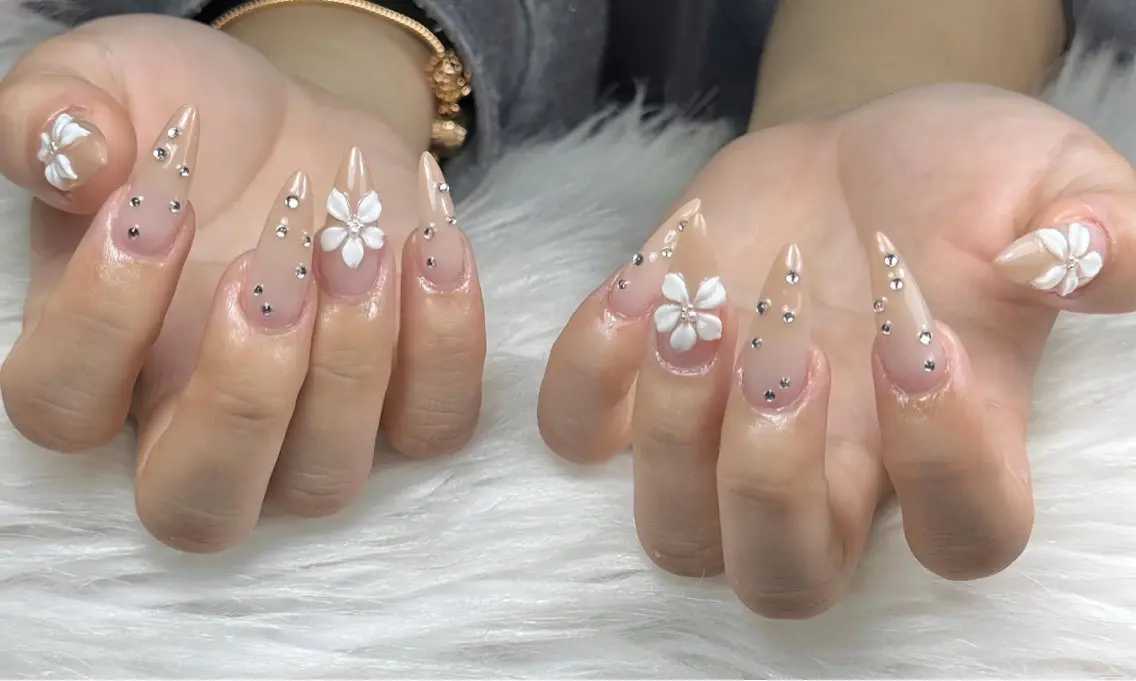 ネイル アートネイル ボルドー フレンチネイル ジェルネイル 氷ネイル・うるうるネイル ハンドネイル Yuki Nailsalonのネイルデザイン