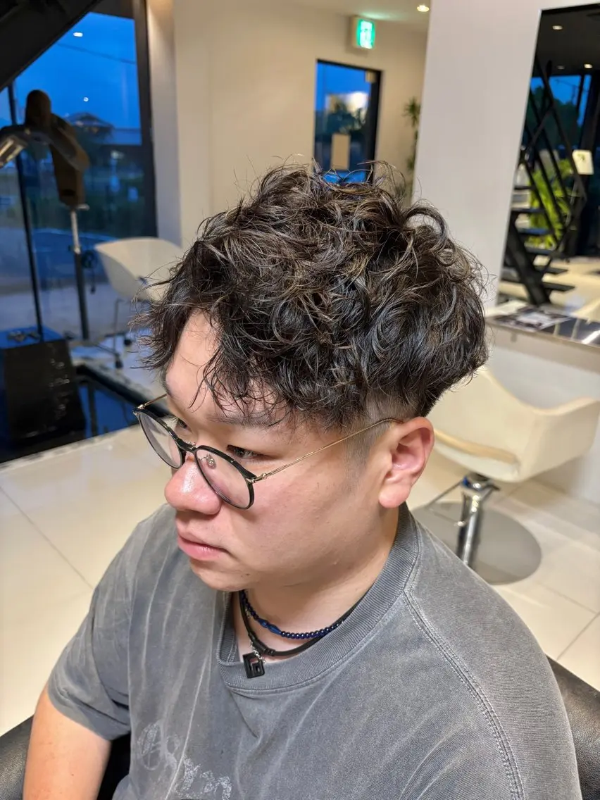 メンズ スペインカール カット パーマ トリートメント 三好 達也のヘアスタイル