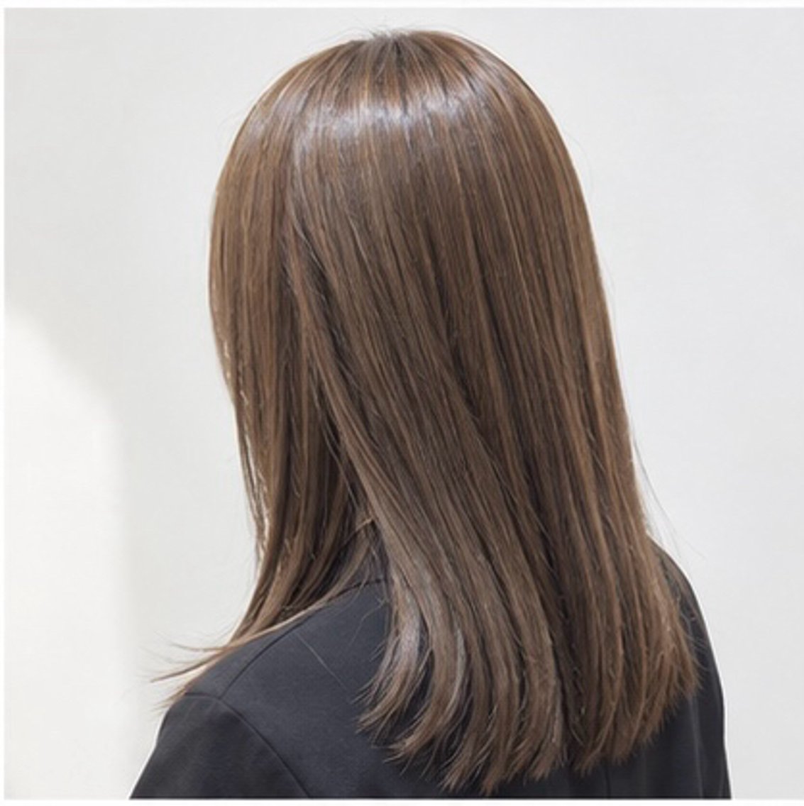セミロング ヘアカラー 湯浅 風希のヘアスタイル