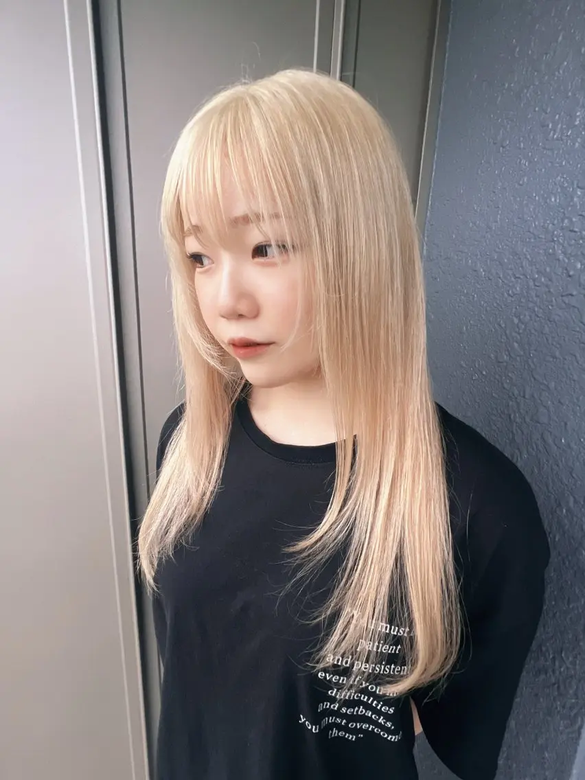 ロング カラー ヘアカラー eim AYUKAのヘアスタイル