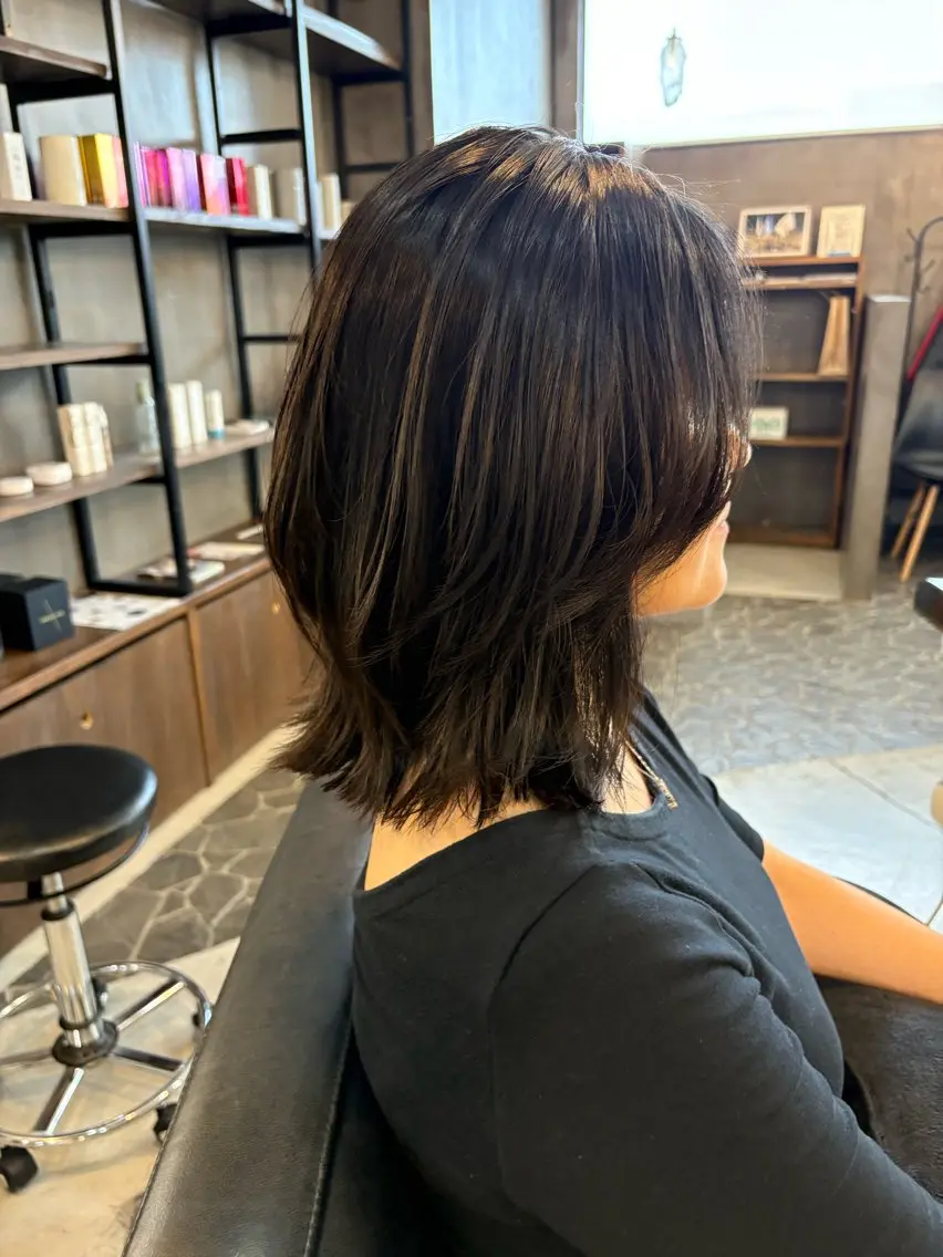 ミディアム レイヤーカット 石崎 美帆のヘアスタイル