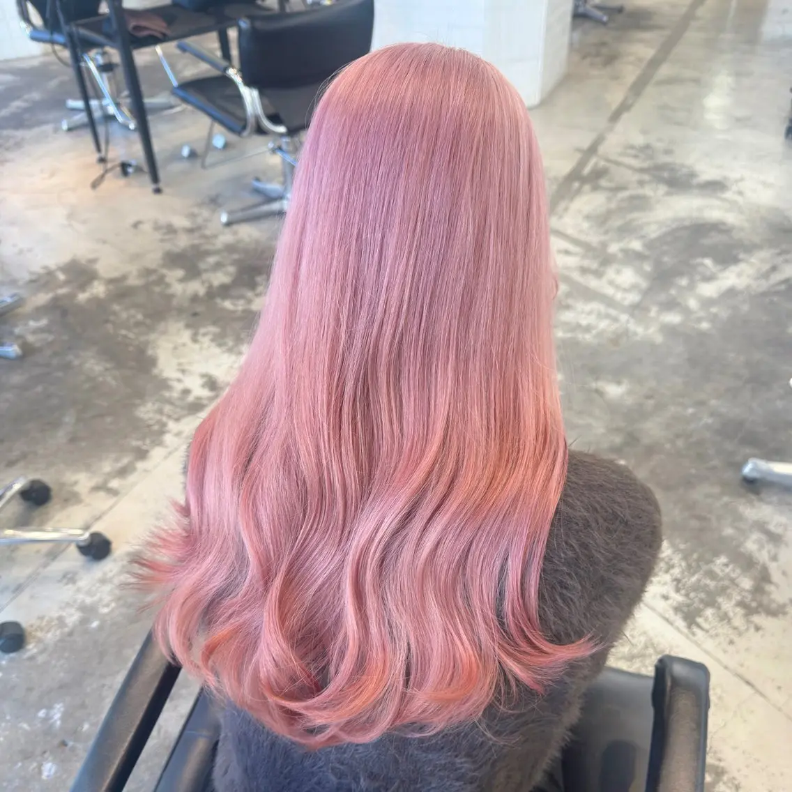 セミロング カラー ハイトーンカラー ピンクカラー ヘアカラー トリートメント 🌼動き×透明感🩵 ハイトーン/ナナのヘアスタイル