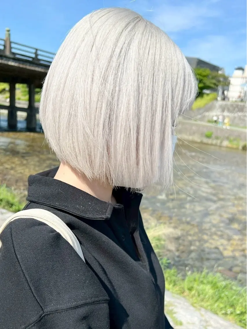 ショート カラー ヘアカラー トリートメント RINA/ハイトーン /レイヤー/髪質改善のヘアスタイル