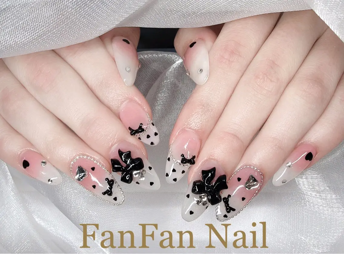 ネイル アートネイル オーロラネイル ガーリー キラキラネイル 韓国ネイル Mio NailsalonUのネイルデザイン