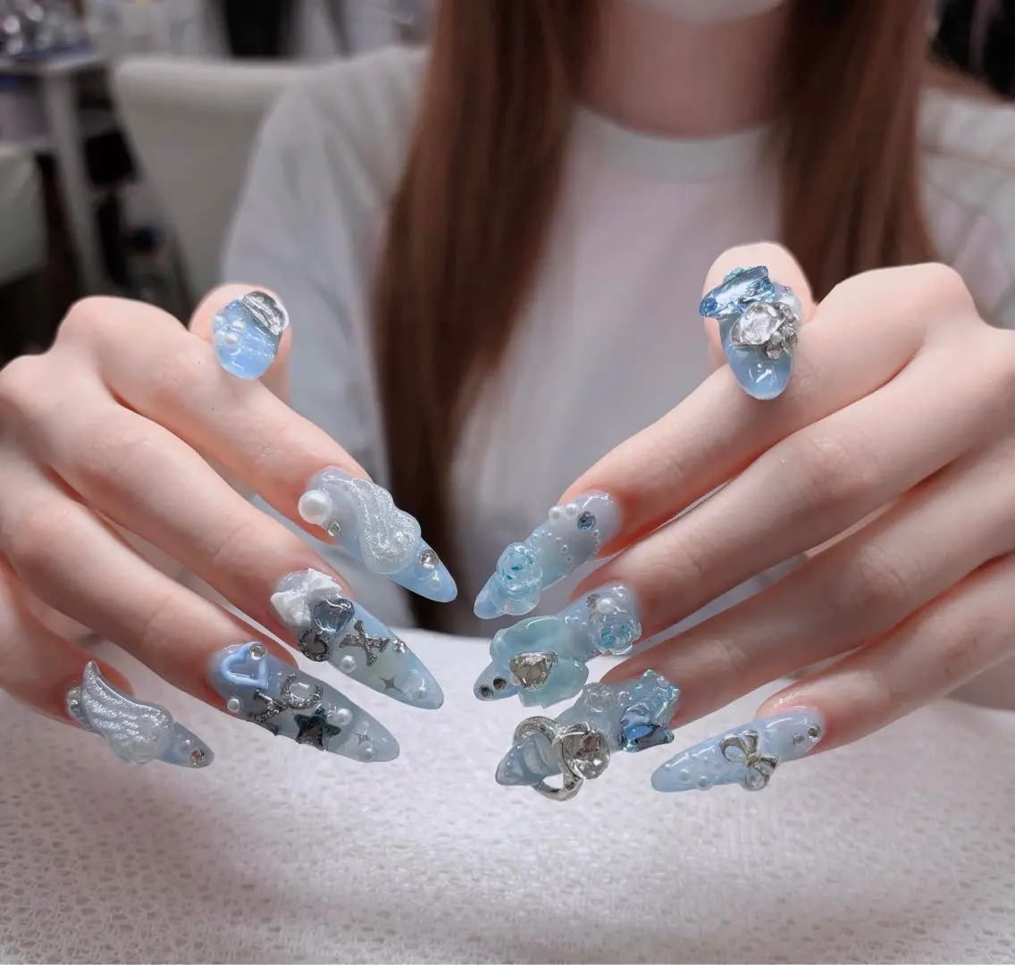ネイル フレンチネイル ジェルネイル ガラスフレンチ ハロウィン ハート ハンドネイル H.baby Nail Salonのネイルデザイン
